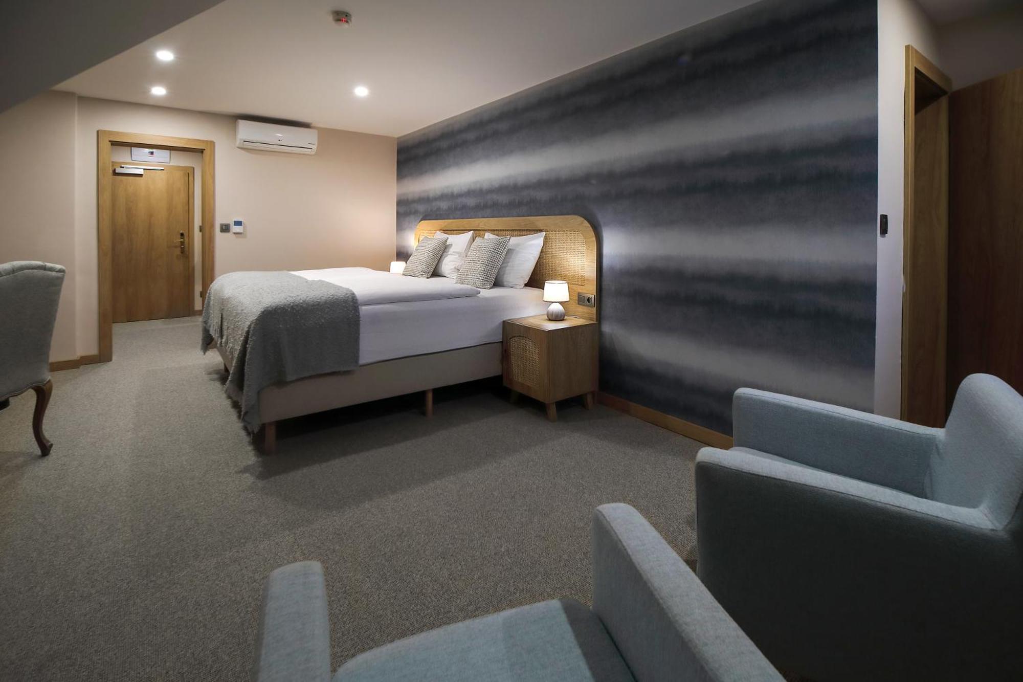Hotel Zlaty Klucik - Golden Key With Luxury Spa Nitra Exterior photo