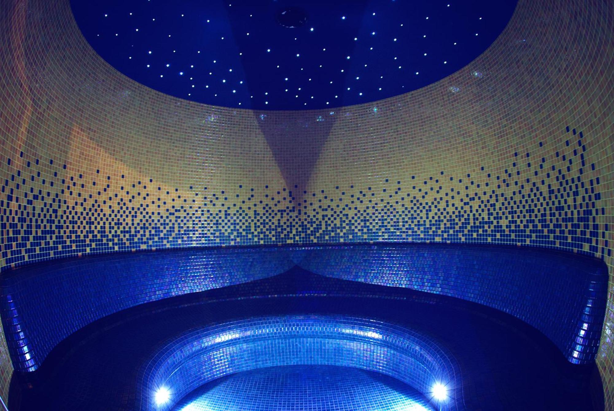 Hotel Zlaty Klucik - Golden Key With Luxury Spa Nitra Exterior photo