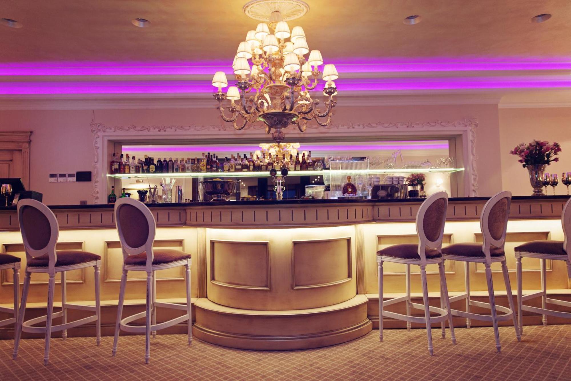 Hotel Zlaty Klucik - Golden Key With Luxury Spa Nitra Exterior photo