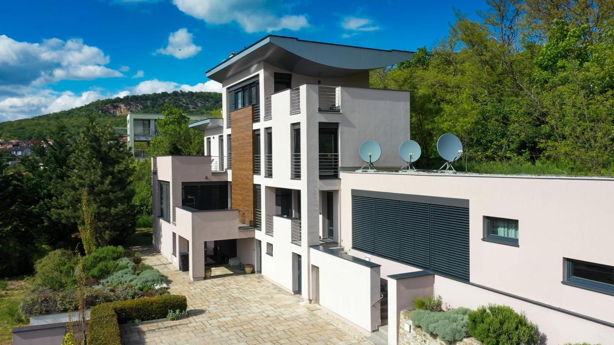 Hotel Zlaty Klucik - Golden Key With Luxury Spa Nitra Exterior photo
